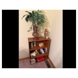 Mixed lot of bookshelf decor books