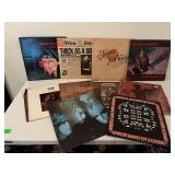 Mixed lot of 9 Vintage Vinyl Records
