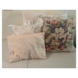 Mixed lot of Decorative Throw Pillows