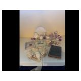 Mixed lot of ceramic decor books figurines