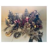 Mixed lot of Christmas decor ornaments...