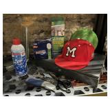 Mixed lot Red Cap 1992 NCAA Program