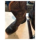 Ariat 8.5 mens boots, other