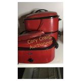 Lot of 3 Bella Roaster Pans with lids