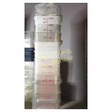 Mixed lot of 2qt,  7.5qt and 8 quart food storage