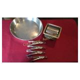 2 Large Metal Pans 15 x 2 1/2"  4 Pan Hand Grips,