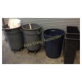 2 Rolling Brute Garbage can, 1 Blue Can and 2