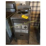 Floor model electric chicken broaster