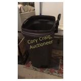 Garbage Can with wheels