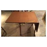Drop Leaf Table 26" With Leaves Down 60" With