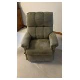 Lay-z-boy Rocking Recliner WILL PICK UP AT 500A