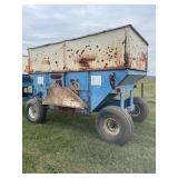 DMI Gravity Flow Wagon, 450 Bu., 4 wheel brakes,