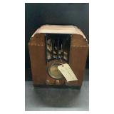 32 V DC Radio Montgomery Ward Works