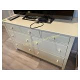 Dresser, w/ 7 drawers, wainscot ends, 51"w, 32.5"t