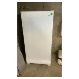 Kenmore Up Right Freezer 28" W x 28 1/2" D x 5