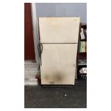 Kenmore Refrigerator and Freezer 32 3/8" W x 27 D