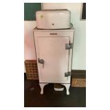 General Electric Refrigerator 24" X 21 1/2" X 59