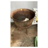 Kettle and Stand ( KETTLE HAS A CRACK)