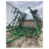 John Deere 960 Field Cultivator, 30