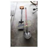 Black and Decker Round Point Shovel & Fiskers