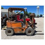 Clark 4000 pound fork lift