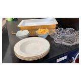 2 Boxes of kitchen serving and prepping: Pyrex