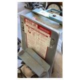 Baseball/softball pitching machine