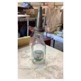 Sinclair motor oil bottle