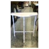 3 leg table 23-1/2 tall x 22 wide x 10 deep in