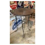 Decorative table with metal legs 24" diameter 30"