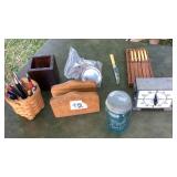 Desk items, napkin holder, timer, steak knife set