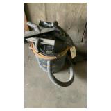 16 gallon 3.5 HP shop vac w/ attachments