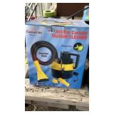 Small wet/dry vacuum