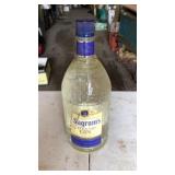 Sagrams Extra Dry Gin 4