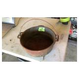 5 quart Dutch oven, no lid, cast iron