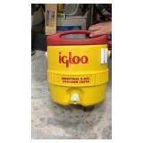 3 gallon Igloo water cooler
