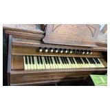 Estes Organ with bench