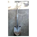 Round nose shovel