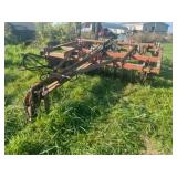 IH 55 Conser-Till Disk Chisel w/ springs, 8 shank,