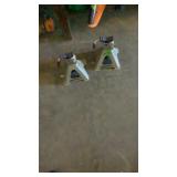 Jack stands