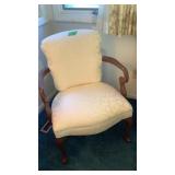Decorative chair with pillows