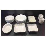 Alfred Meakin 32 Pieces Set Few Imperfections