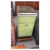Kitchen Aid Compactor BRING HELP TO LOAD KART