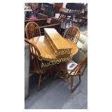Oak Table 2 Leaves 4 Chairs