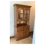 Oak Hutch 2 Pc Lighted 79' T x 16' D x 39' W Oak Hutch 2 Pc Lighted 79' T x 16' D x 39' W