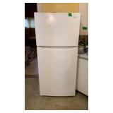 Frigidaire Refrigerator Freezer 30' x 28' x 66' Frigidaire Refrigerator Freezer 30' x 28' x 66'