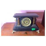 Mantle Clock Has Key MISSING THE MINUTE HAND