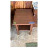 Side Table 20' x 26' x 22' Side Table 20' x 26' x 22'