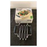 Expandable Trivet With No-Slip Handle