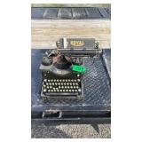 Royal 10 Royal Typewriter Co. NY USA Royal 10 Royal Typewriter Co. NY USA
